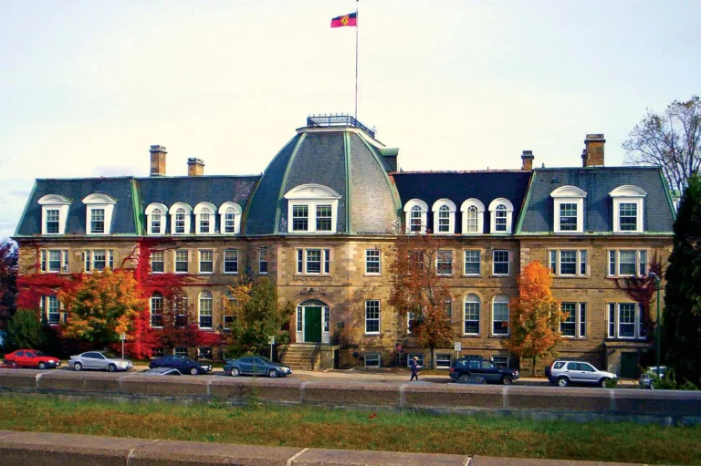 Đại học New Brunswick (UNB) Canada – Học phí, ngành học & điều kiện đầu vào