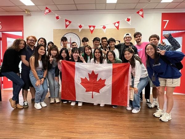 Du học sinh lần đầu nhập cảnh Canada sẽ làm thủ tục nhận Study Permit như thế nào?